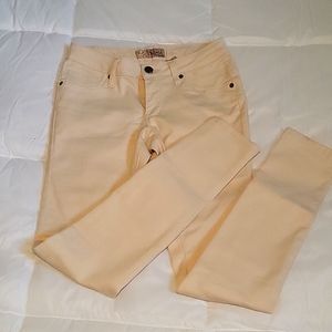 Hybrid size 3 cream colored skinny jeans
